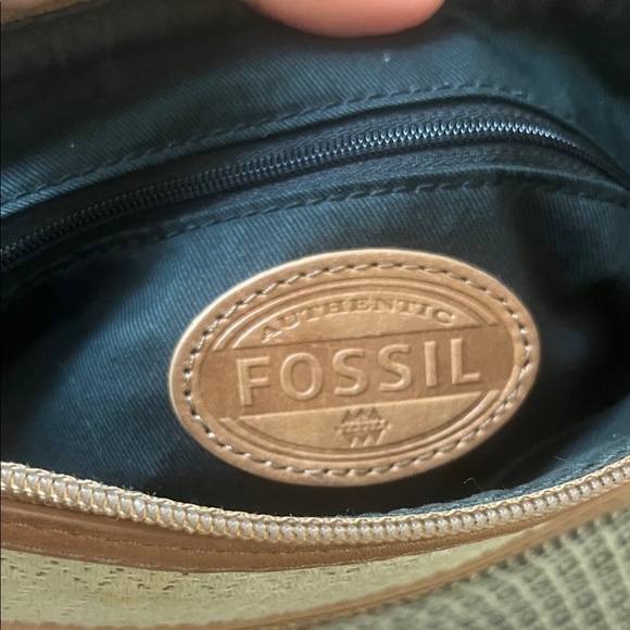 FOSSIL Tan and Black Women's Crossbody Messenger Bag - Picture 6 of 13